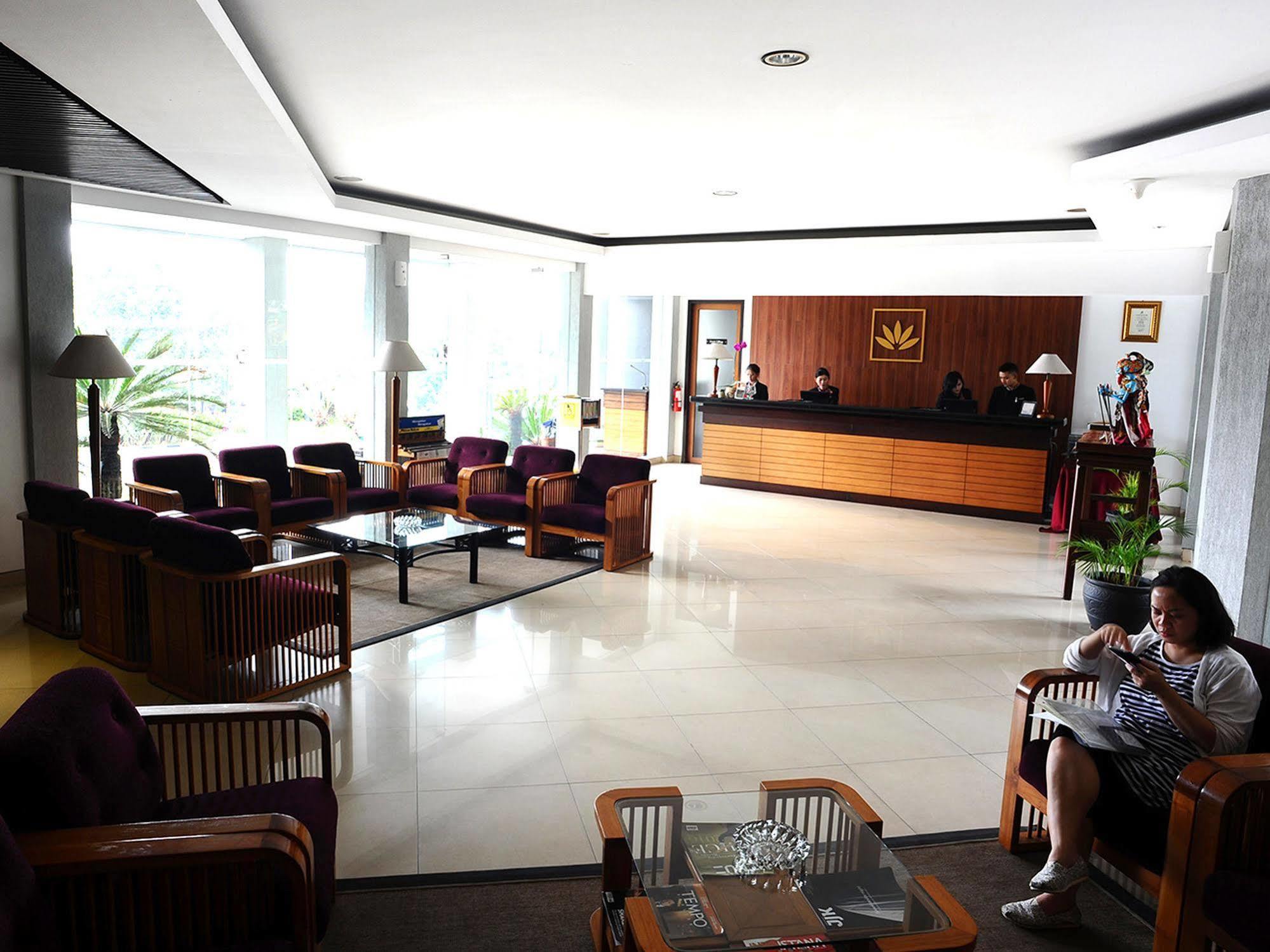 Gumilang Regency Hotel Bandung Luaran gambar