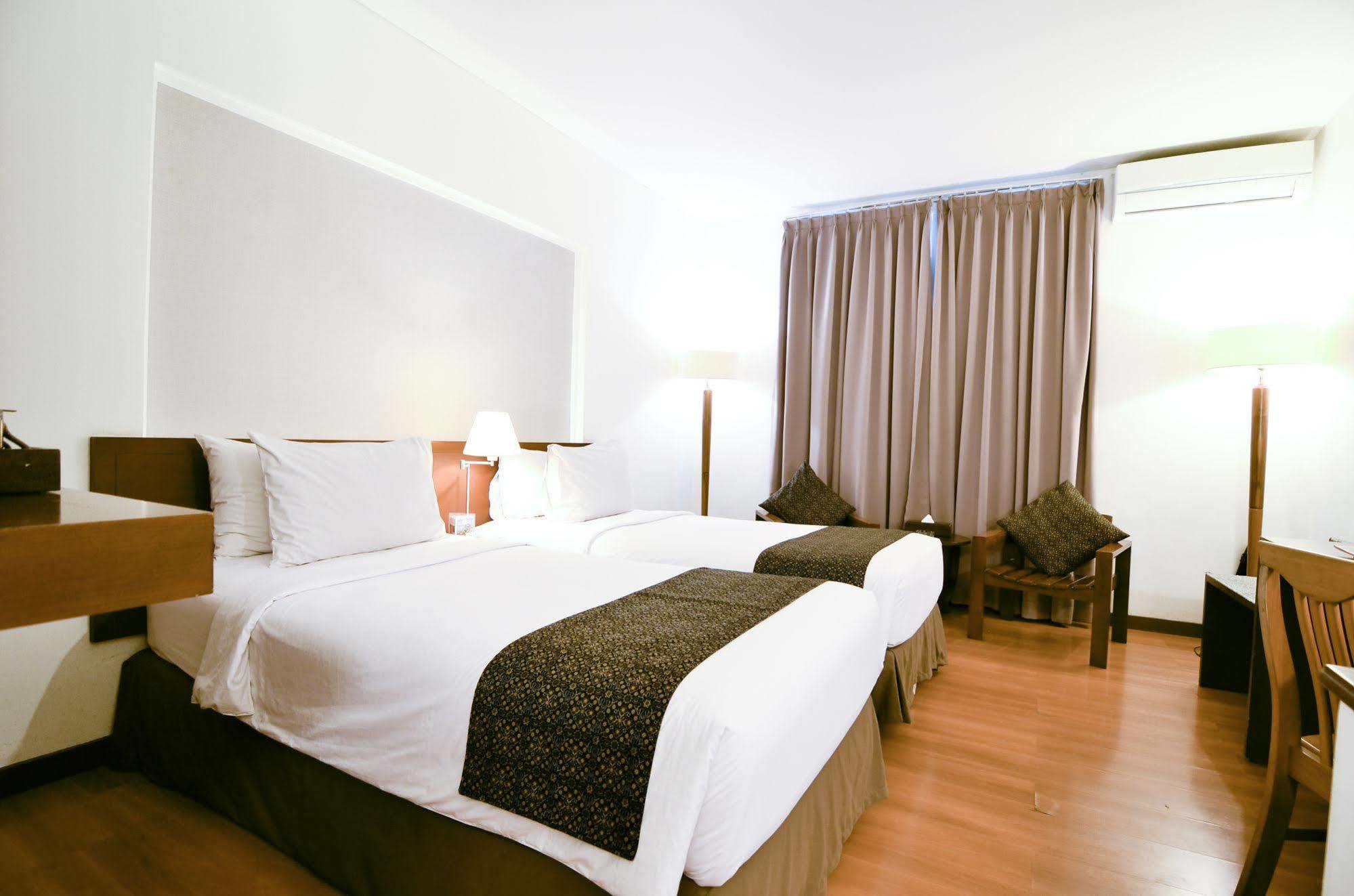 Gumilang Regency Hotel Bandung Luaran gambar